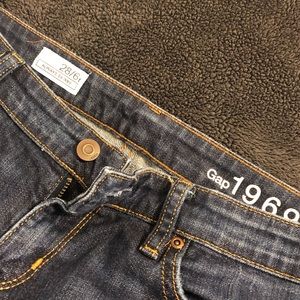 Gap size 28 TALL distressed Jeans